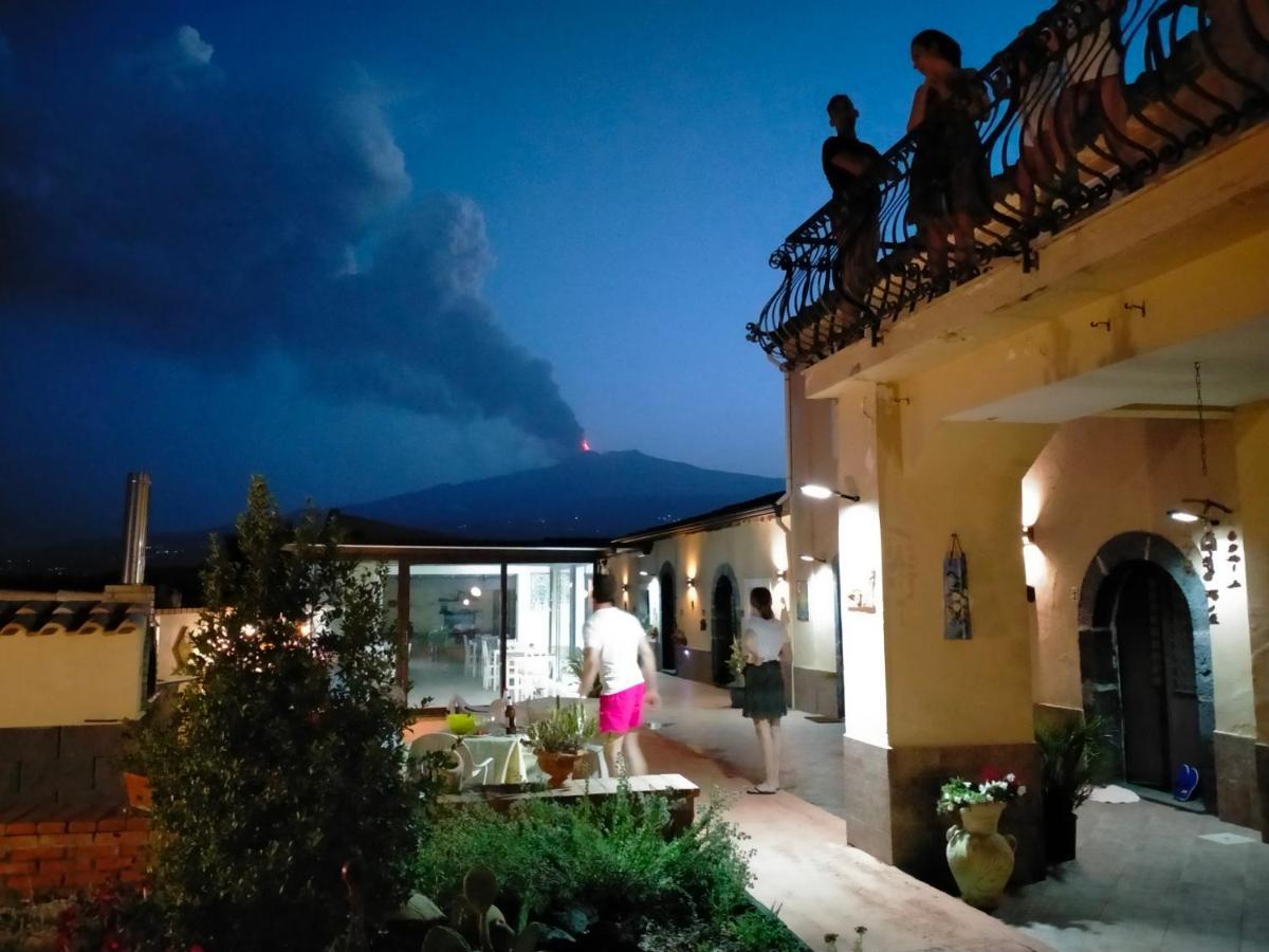 Villa Laura Apartment Giardini Naxos Exteriör bild