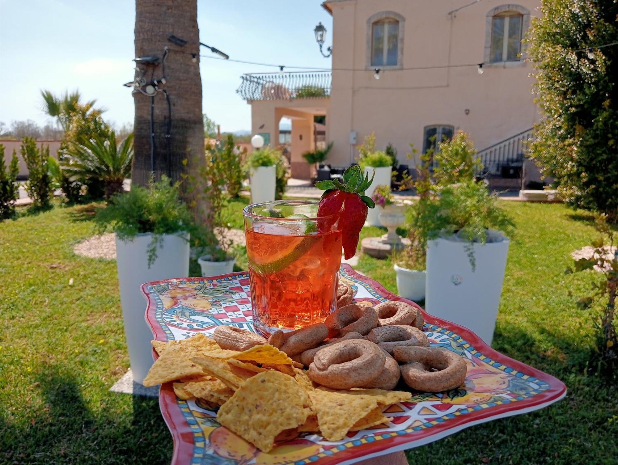 Villa Laura Apartment Giardini Naxos Exteriör bild